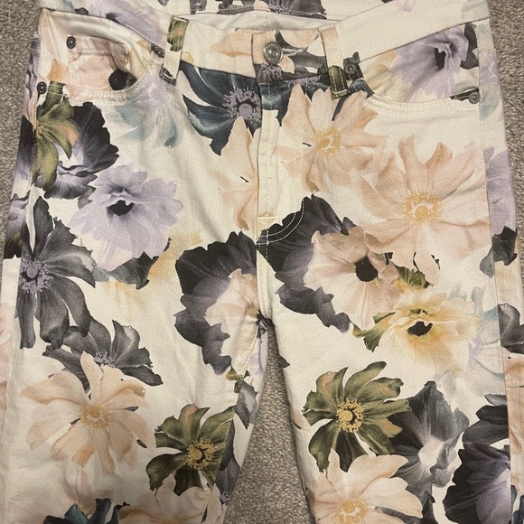 7 For All Mankind - Gray and White Floral Pants - Picture 2 of 4
